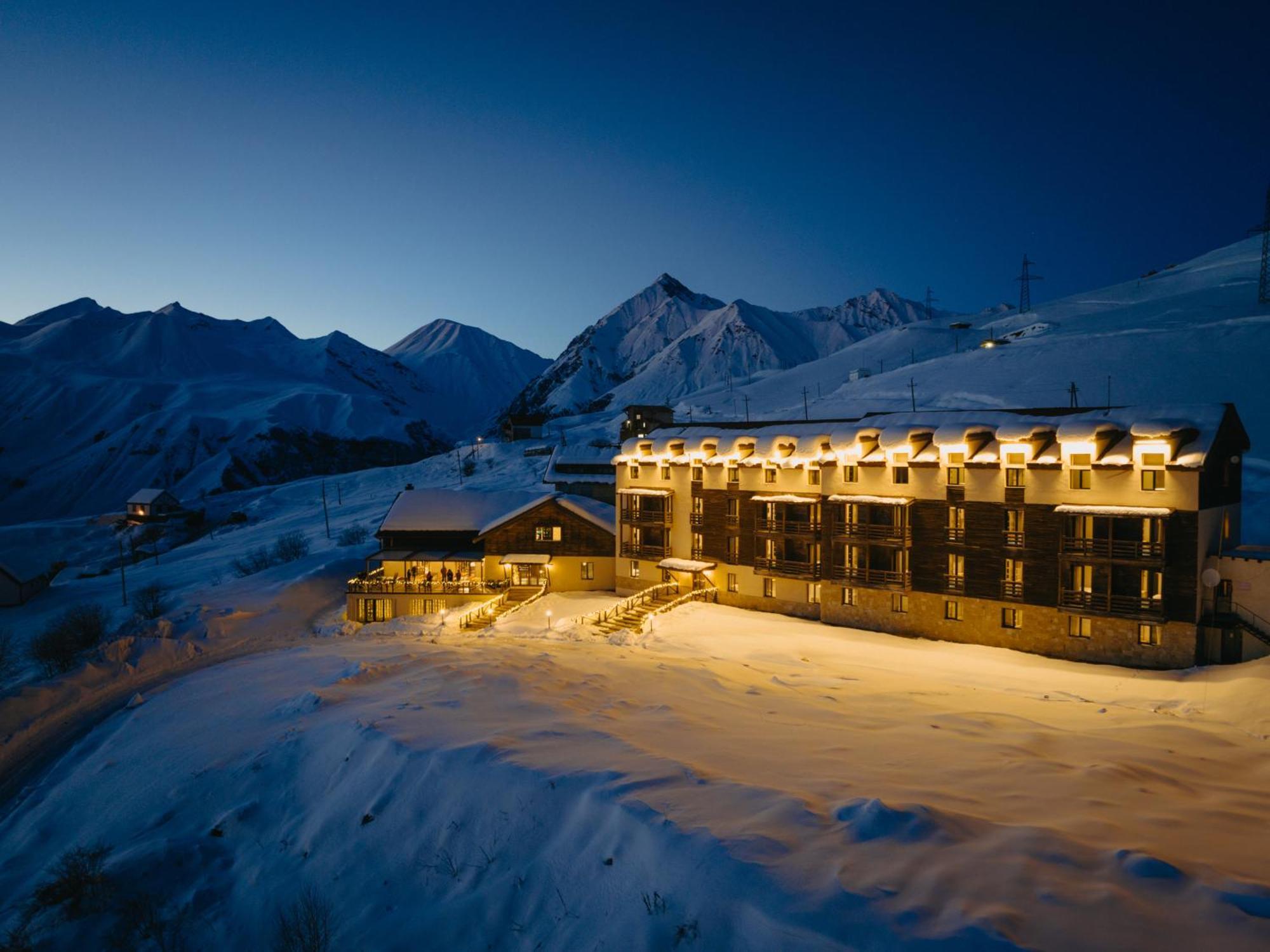 Alpina Hotel Gudauri Exterior foto
