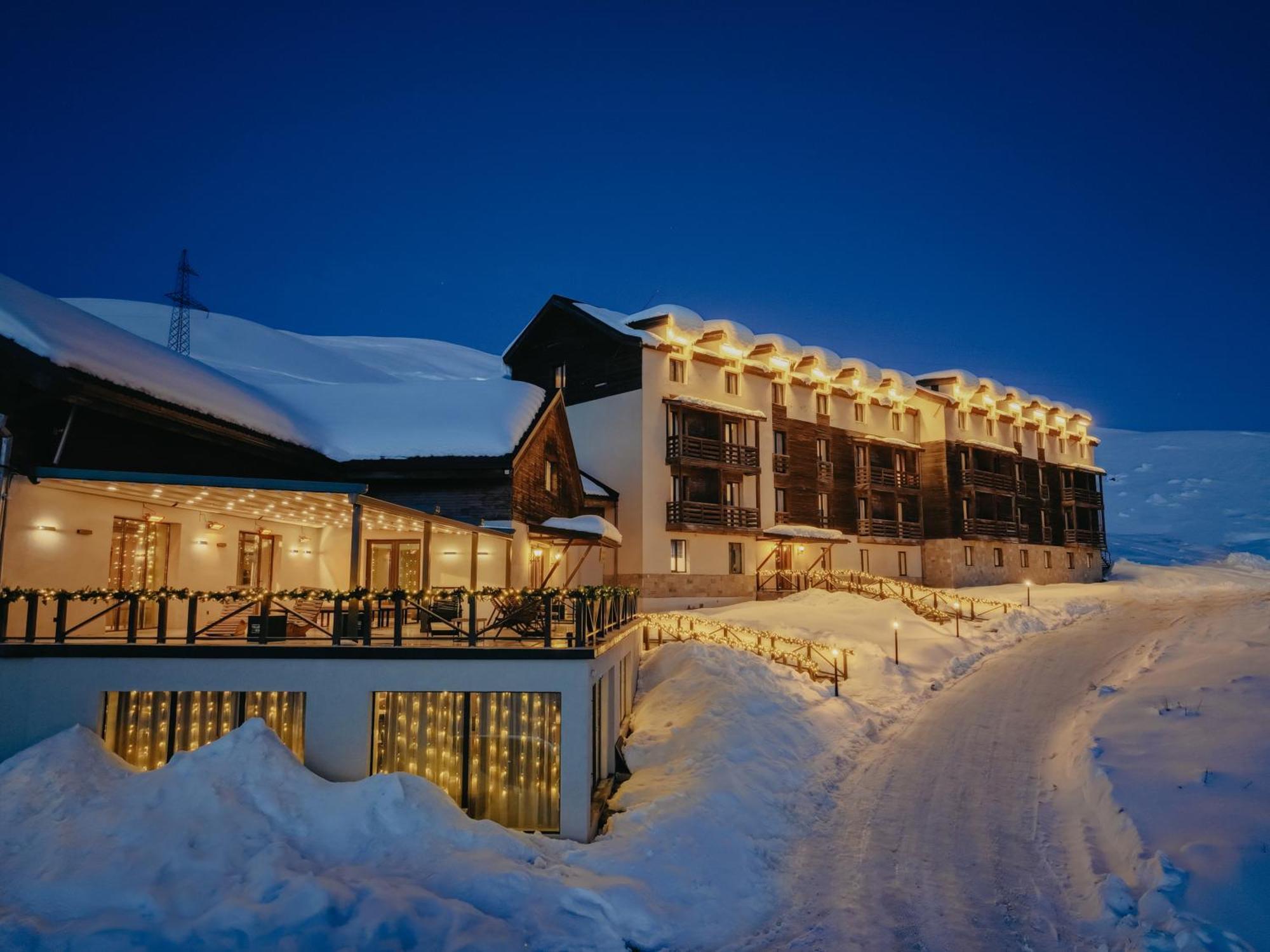 Alpina Hotel Gudauri Exterior foto